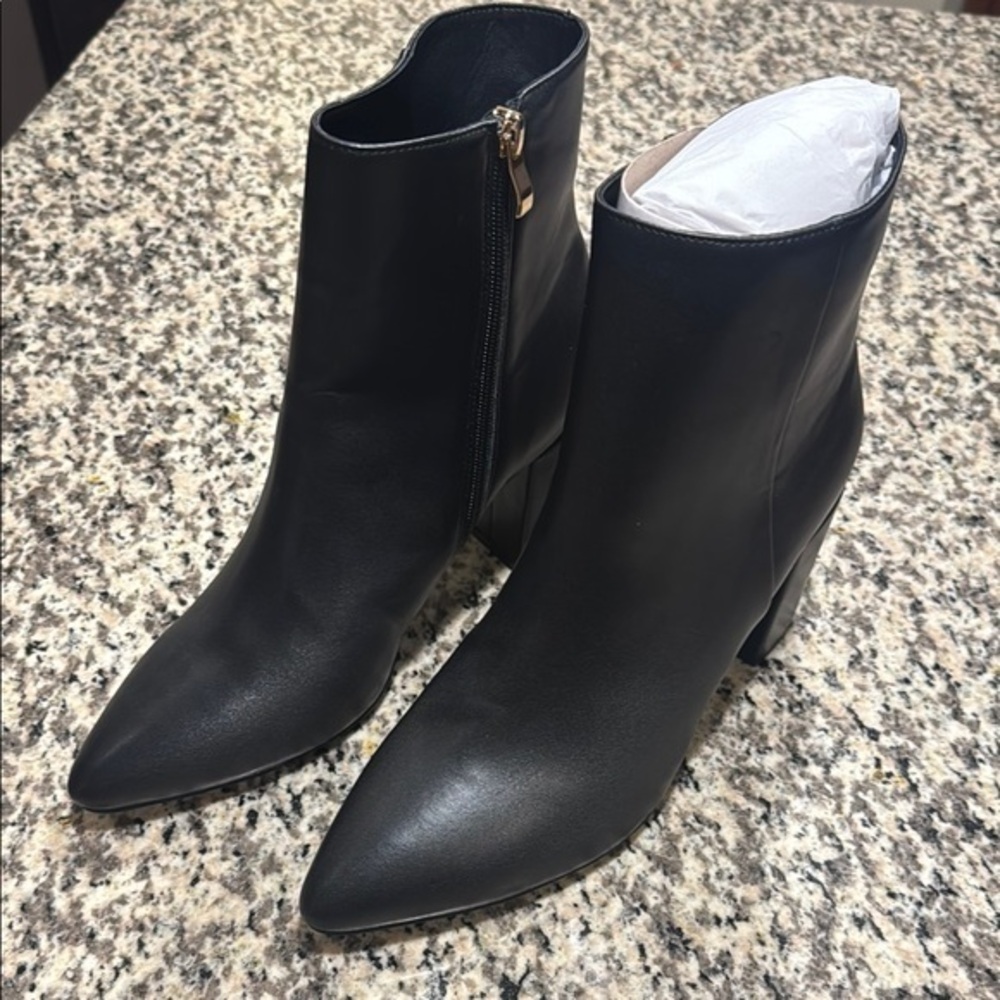 🆕 Smash Chiku Chunky Heel Black Leather Ankle Boots. 10. NWOT!!💥💥